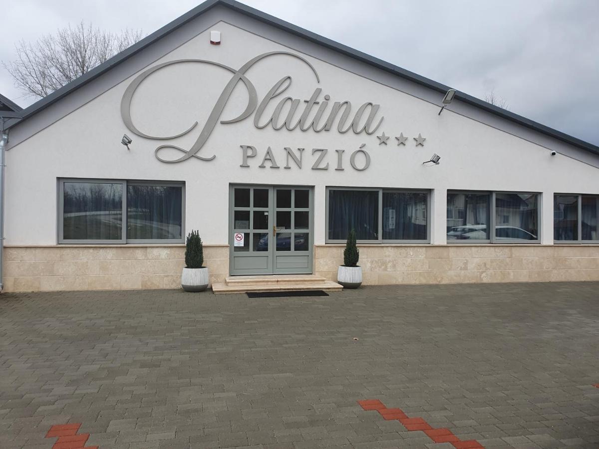 Platina Panzio*** Bed & Breakfast Újhartyán Dış mekan fotoğraf