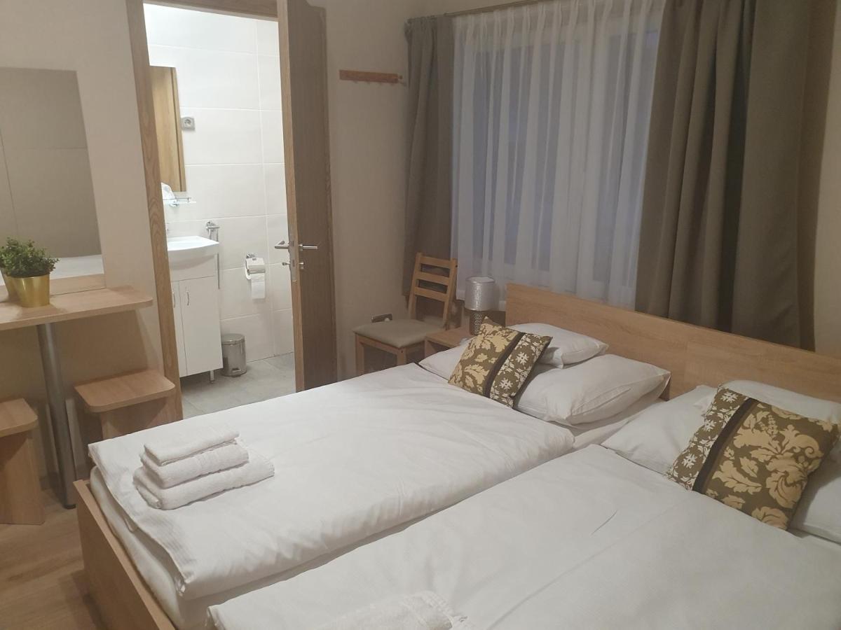 Platina Panzio*** Bed & Breakfast Újhartyán Dış mekan fotoğraf
