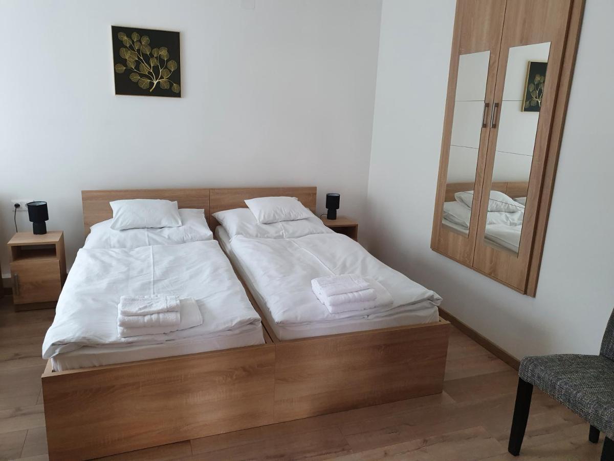 Platina Panzio*** Bed & Breakfast Újhartyán Dış mekan fotoğraf