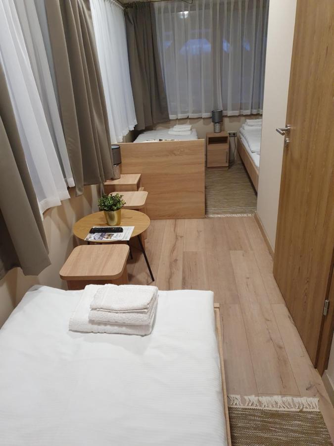 Platina Panzio*** Bed & Breakfast Újhartyán Dış mekan fotoğraf
