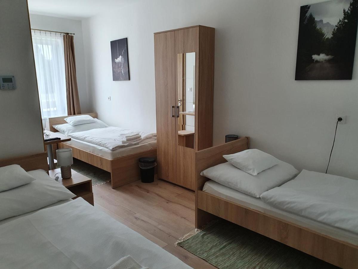 Platina Panzio*** Bed & Breakfast Újhartyán Dış mekan fotoğraf